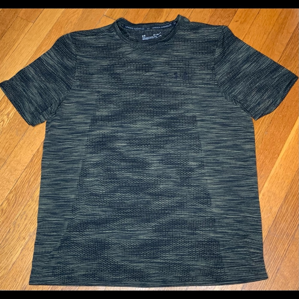 Under Armour quick-dry active short sleeve